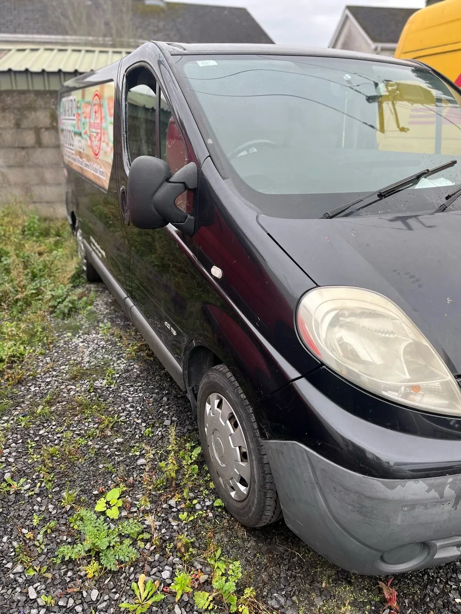 Nissan Van - Image 1