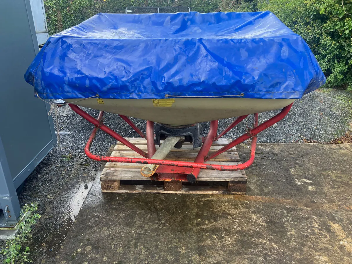 Vicon Fertiliser Spreader **Online Auction** - Image 1