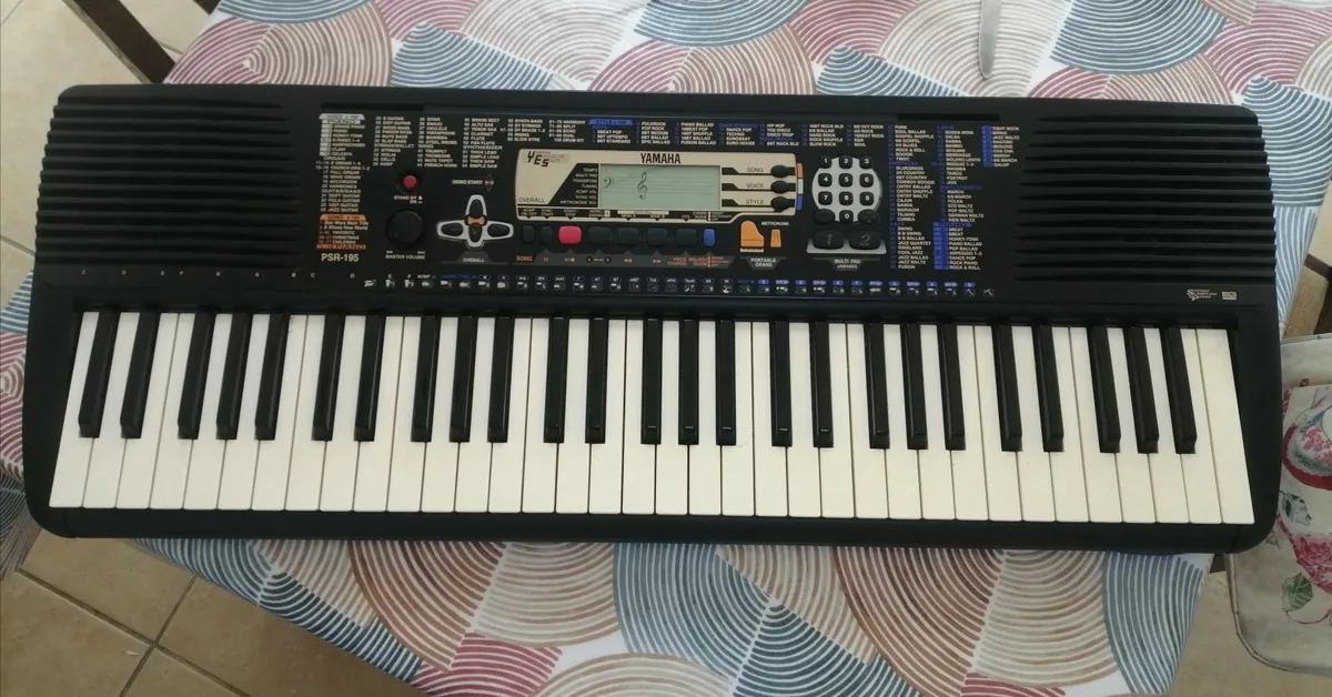 Yamaha keyboard - Image 2