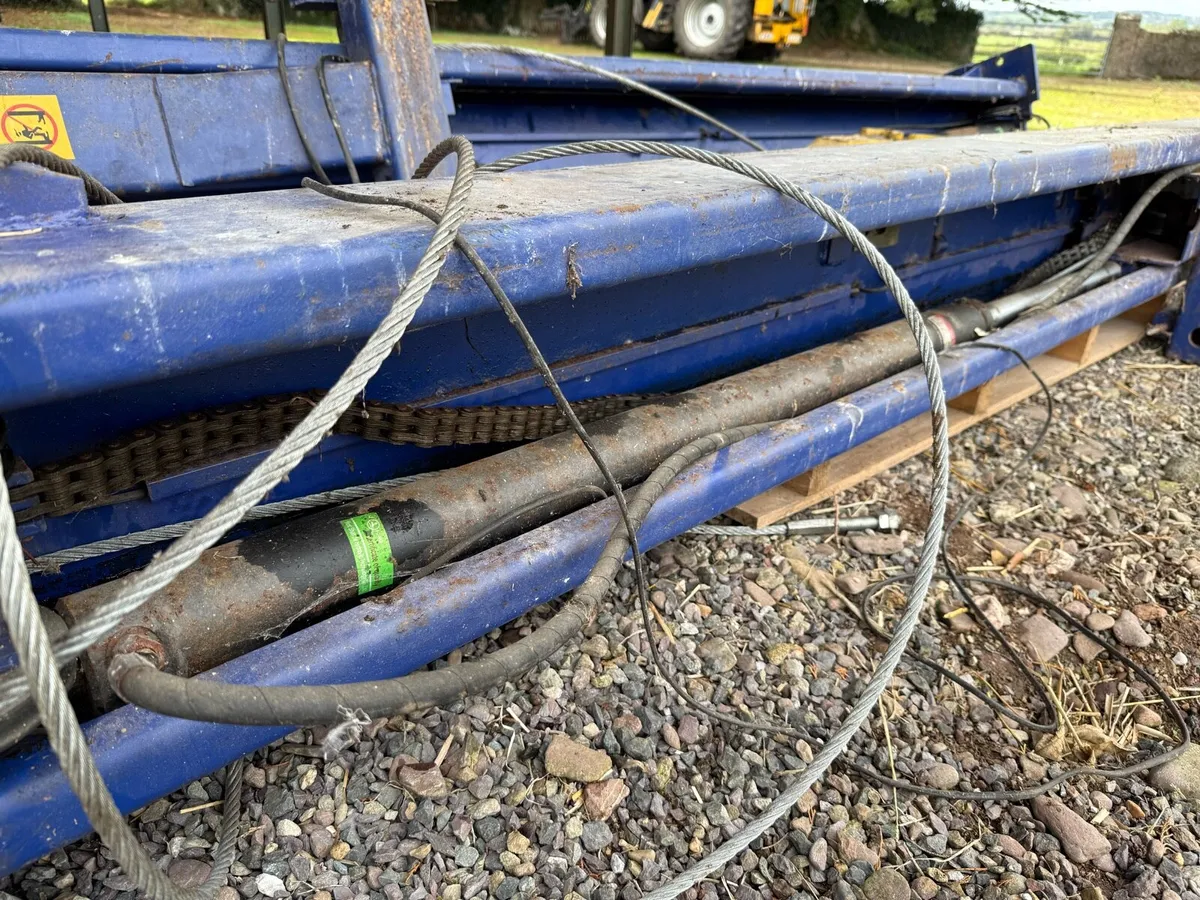 2 post 4 tonne Single phase lift - Image 3
