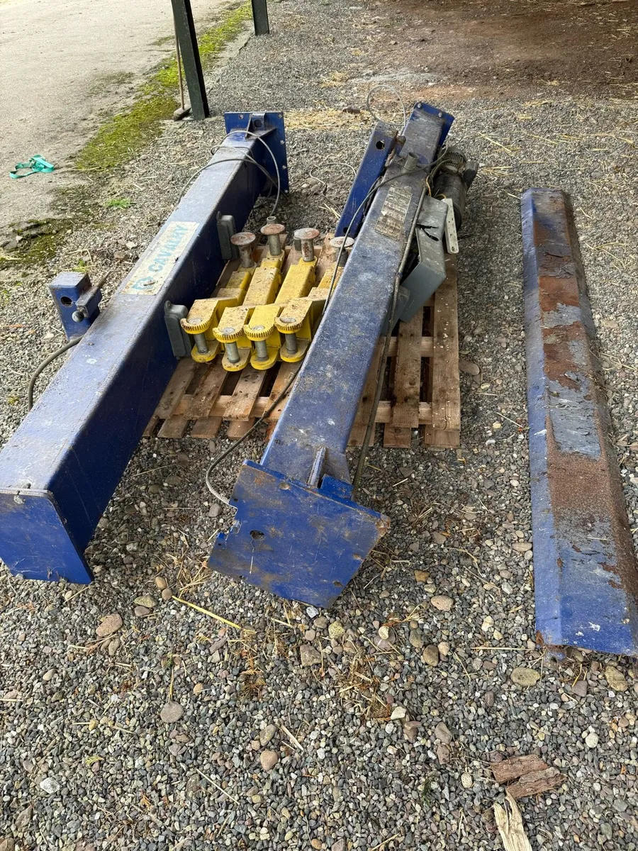 2 post 4 tonne Single phase lift - Image 1