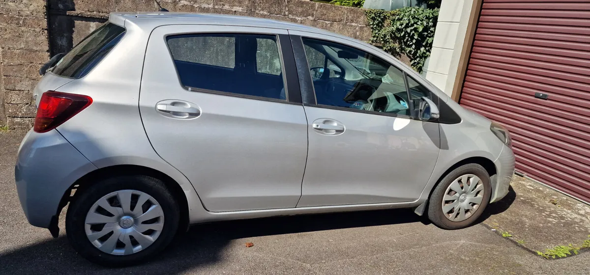 Toyota Yaris 1.0 LUNA LOW KM
