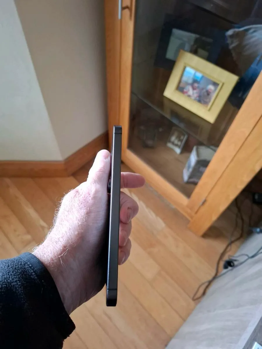 Mobile phone - Image 3