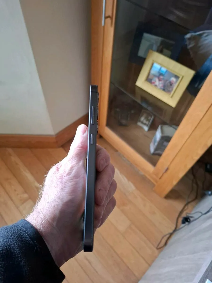 Mobile phone - Image 4