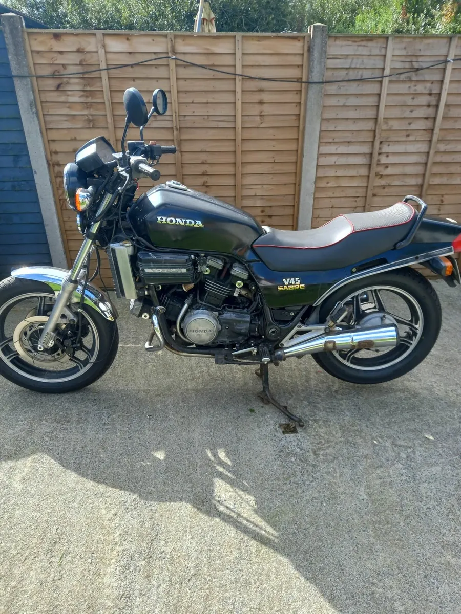 HONDA V45 Sabre 750cc (VF750S) - Image 1