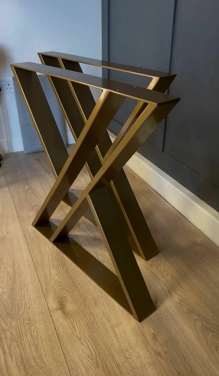 Set of 2 Hourglass-Shaped Gold Steel/Metal Table - Image 3