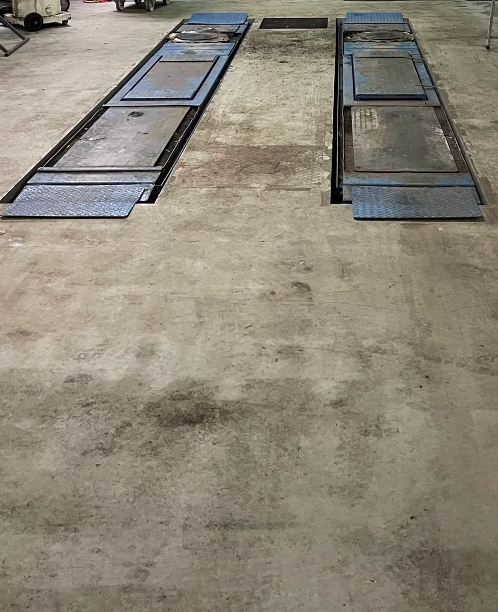 Car lift - Image 1