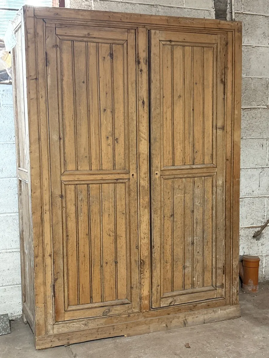 Old pine wardrobe - Image 1