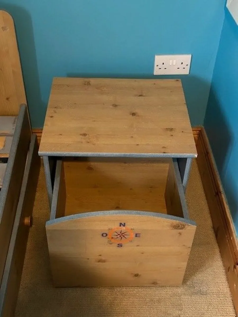 Boys bedroom furniture - Image 1