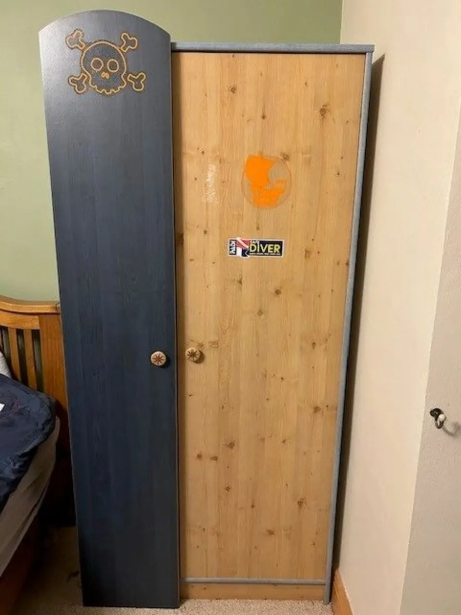 Boys bedroom furniture - Image 4