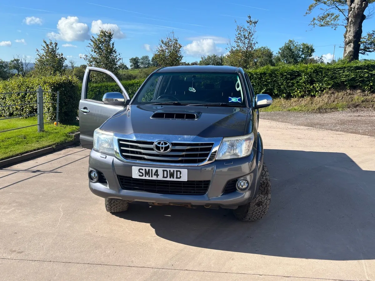 Toyota Hilux - Image 2