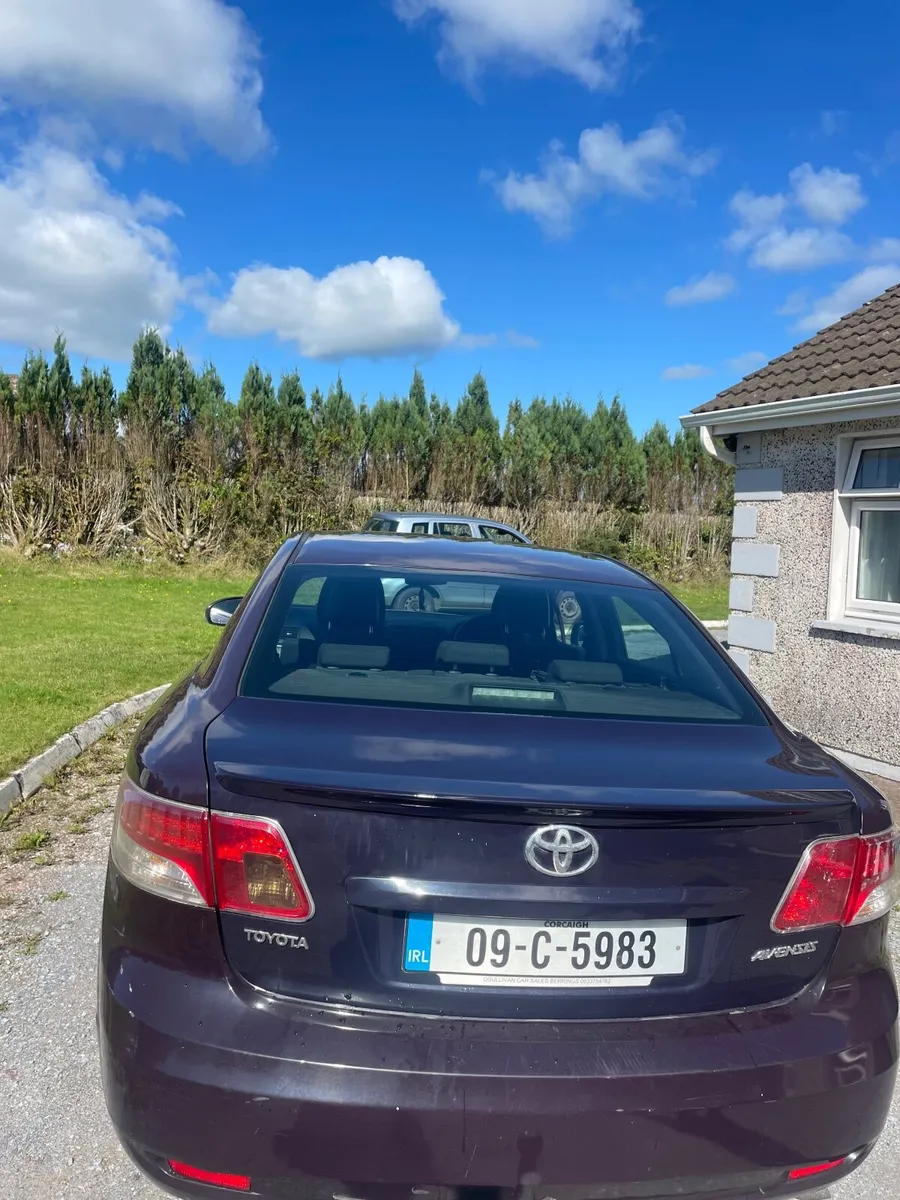Toyota Avensis 2009 - Image 1