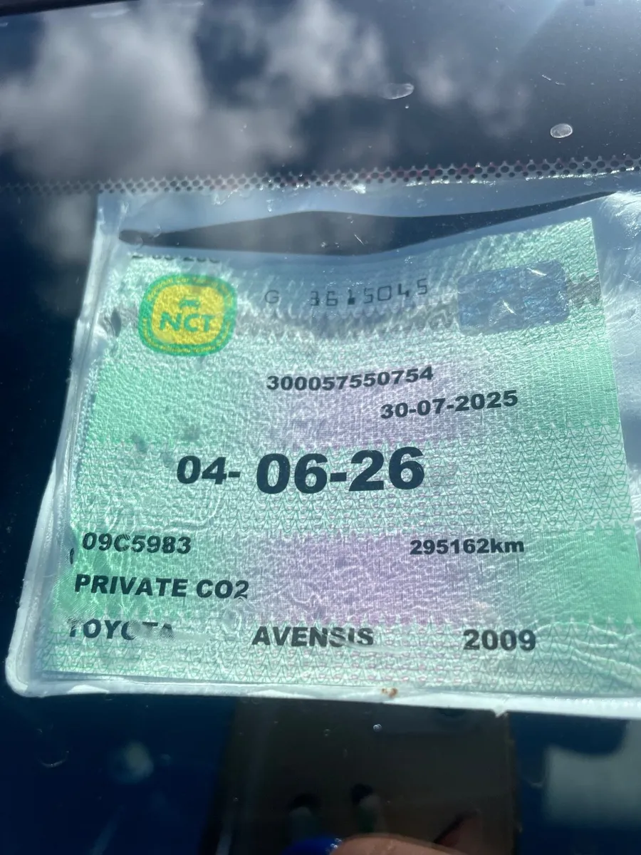 Toyota Avensis 2009 - Image 2