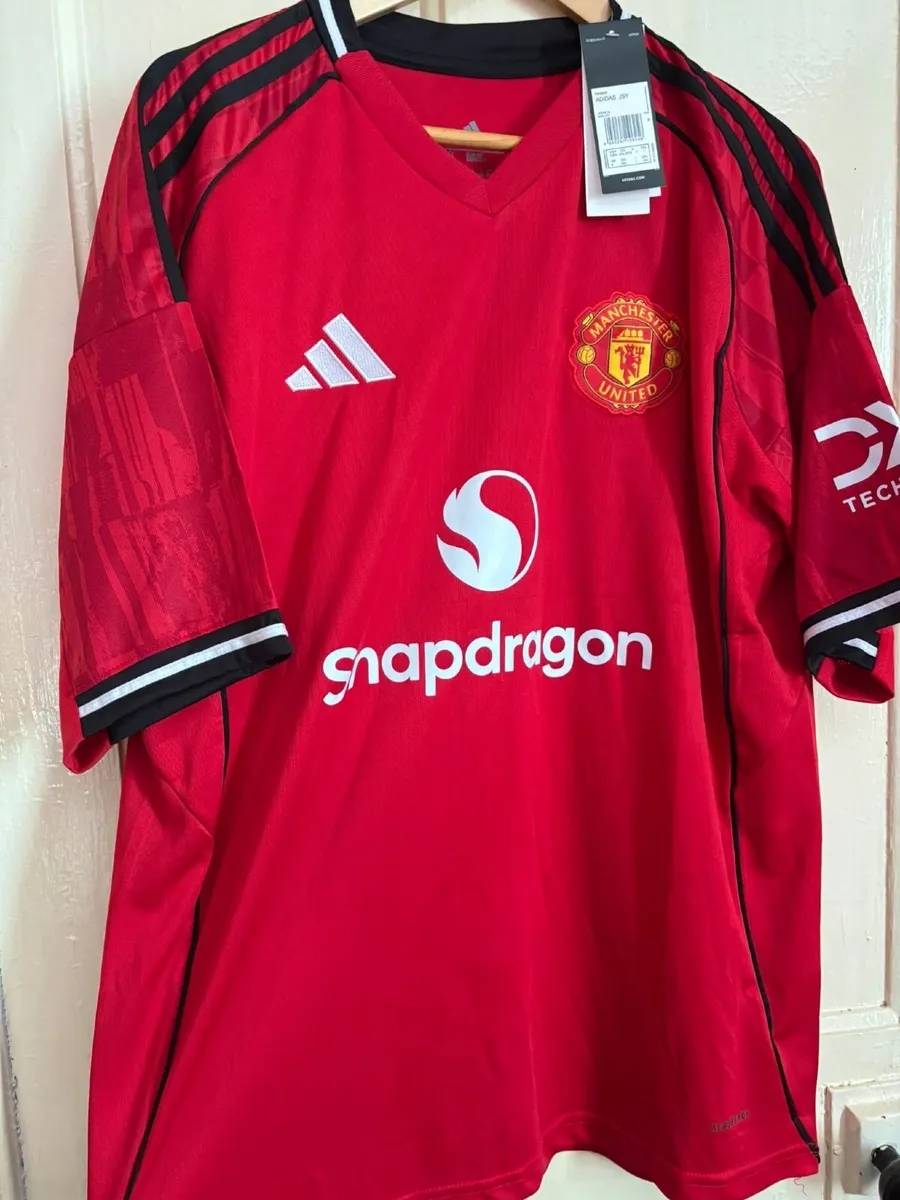 Manchester United 25/26 Home Jersey (Replica) - Image 1