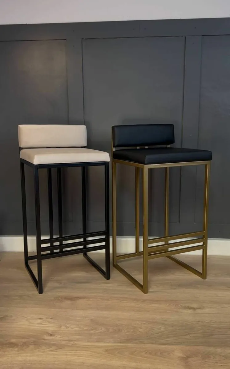 Sleek Black Metal Bar Stool - Image 1