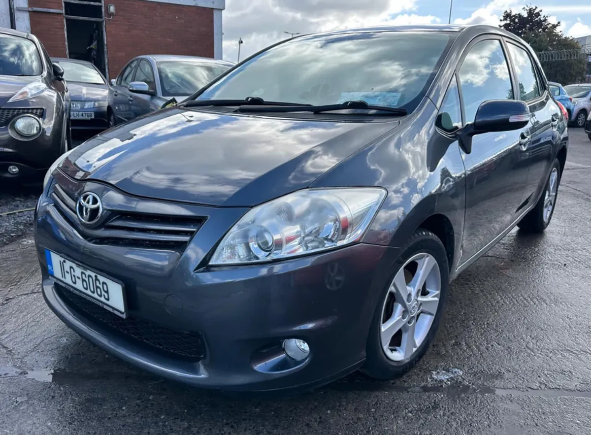 Toyota Auris 2011/ 64k miles/ New Nct/ warranty - Image 1