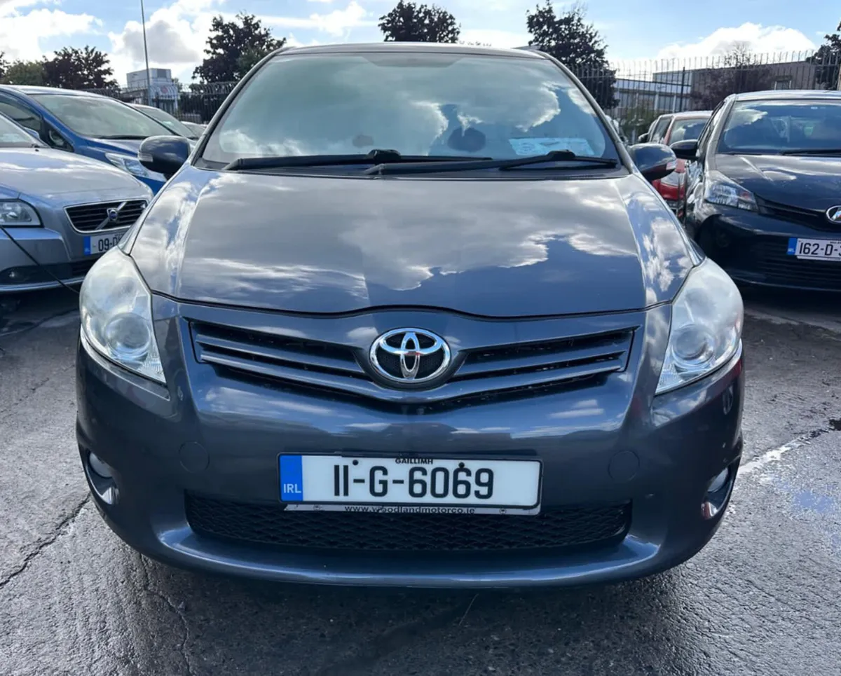 Toyota Auris 2011/ 64k miles/ New Nct/ warranty - Image 3