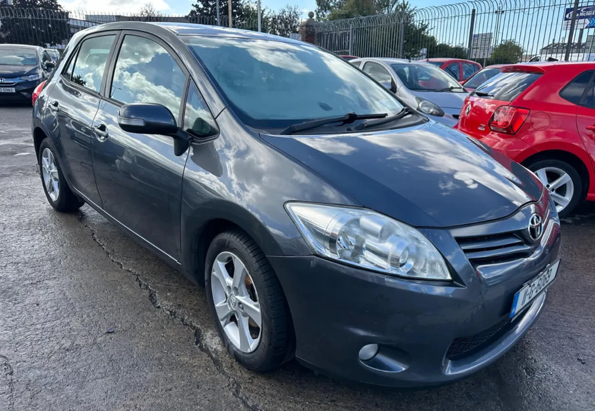 Toyota Auris 2011/ 64k miles/ New Nct/ warranty - Image 2