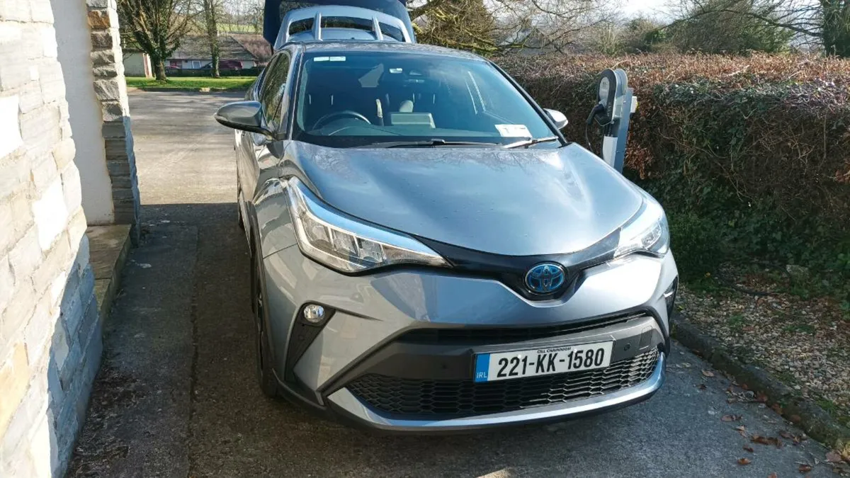 Toyota C-HR Hybrid 2022 Sport - Image 1