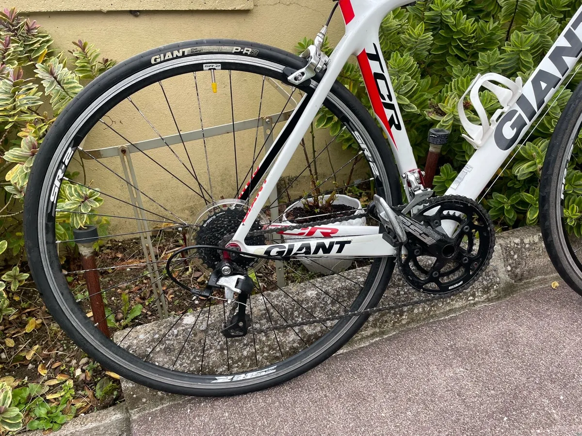 GIANT TCR FULL CARBON ROAD BIKE - Image 3