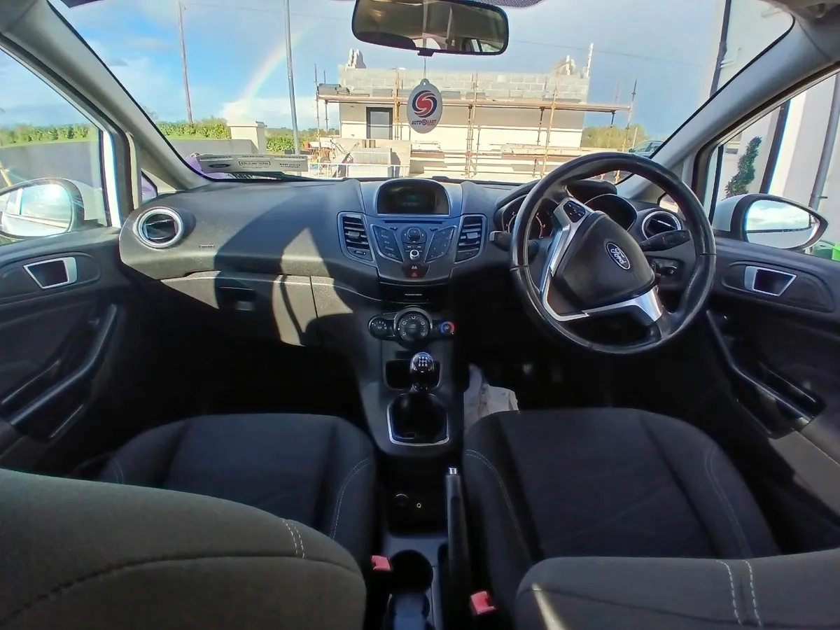 Ford Fiesta 2014 - Image 2