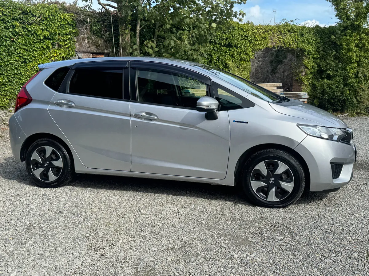 2016 Honda Fit 1.5 Hybrid NCT 2027 - Image 4
