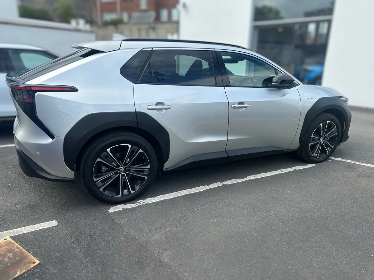 Toyota BZ4X Vision AWD 71kWh - Image 3