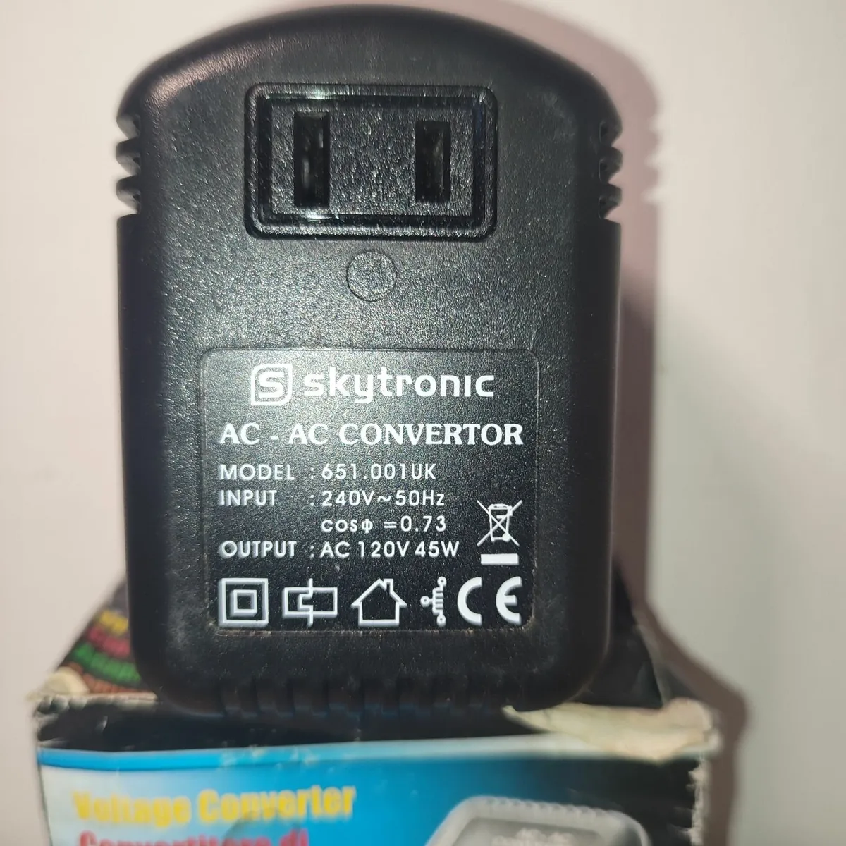 Skytronic Step Down Voltage Converter 240v-120v 10 - Image 1