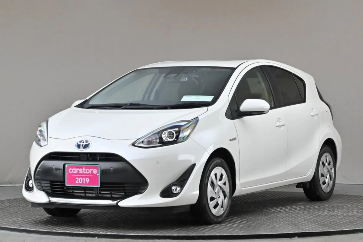 Toyota Aqua 1.5 Vvt-i Hybrid  park Sensors revers - Image 3