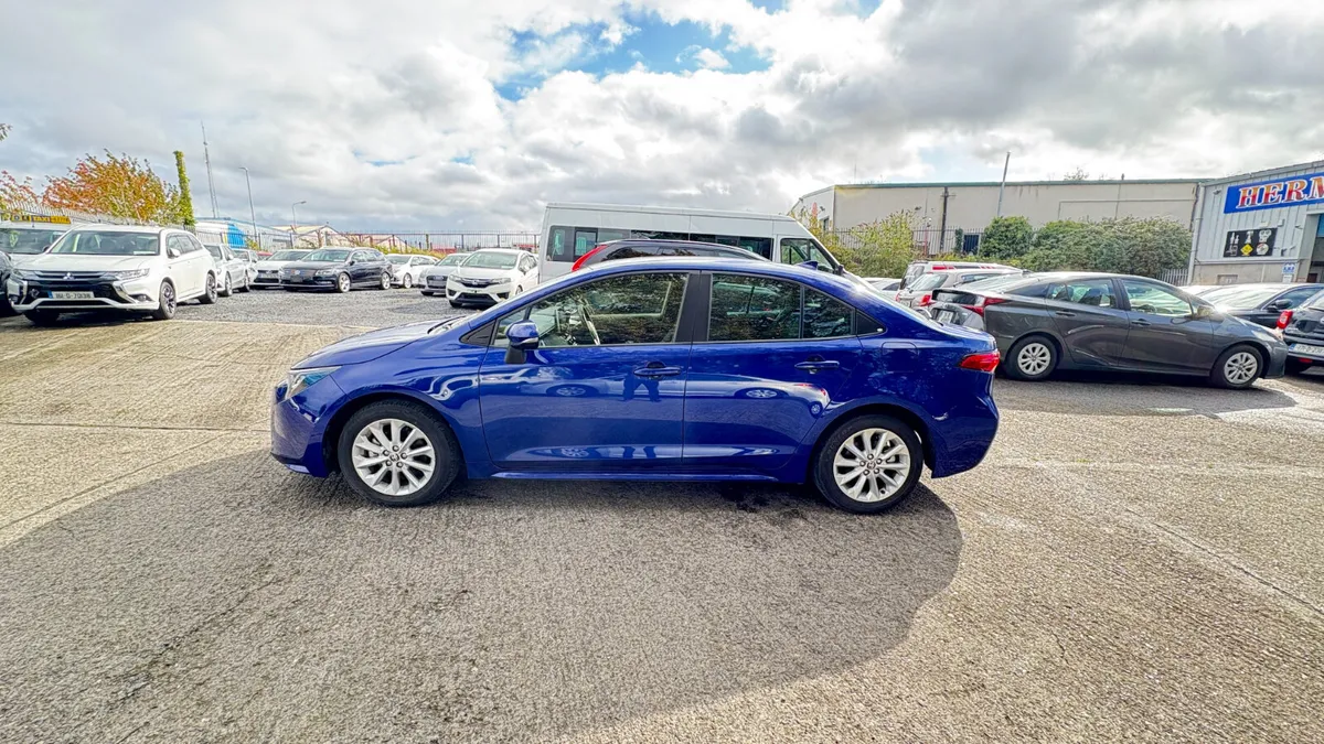 Toyota Corolla 1.8 Petorl 2020 - Image 4