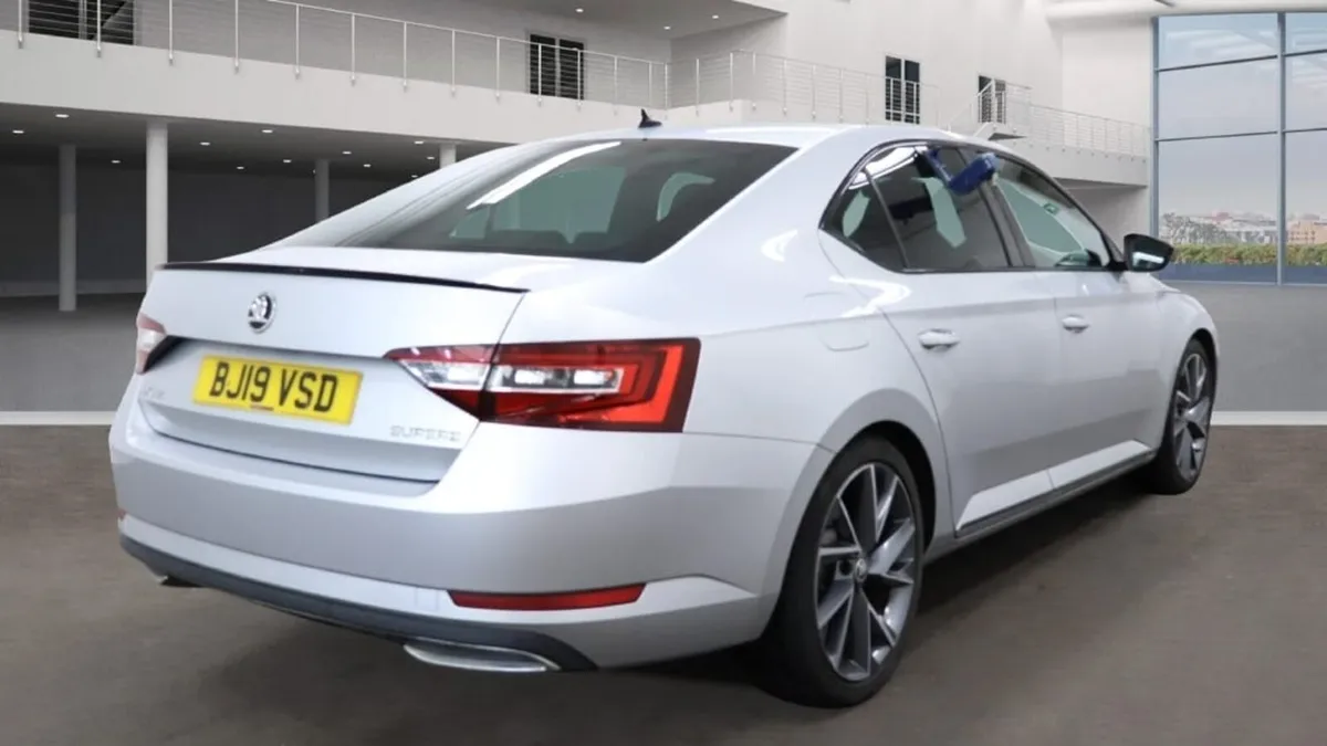 Skoda Superb 2019 - Image 3
