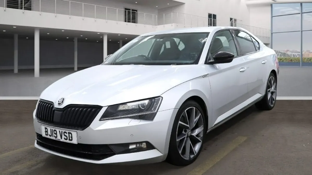Skoda Superb 2019 - Image 4