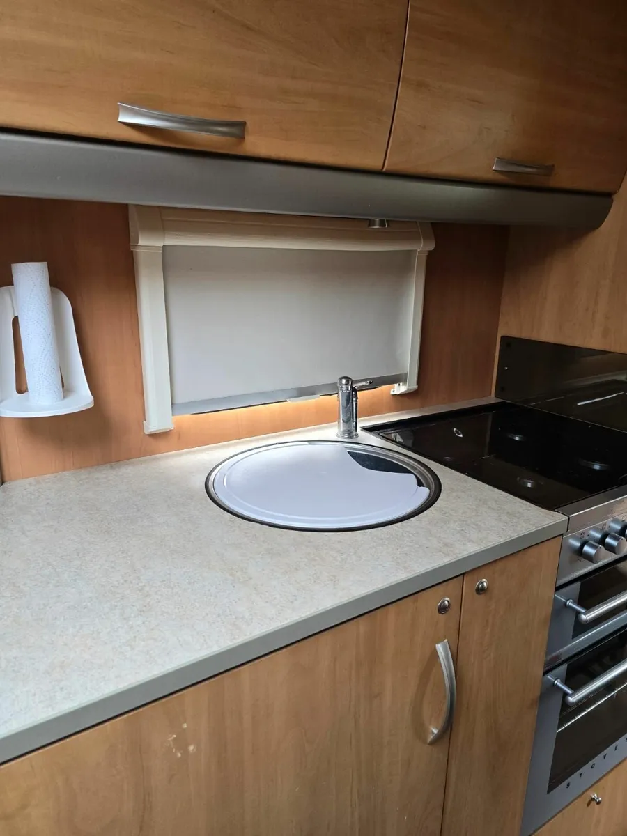 Swift Charisma twin axel, Full size Awning - Image 2