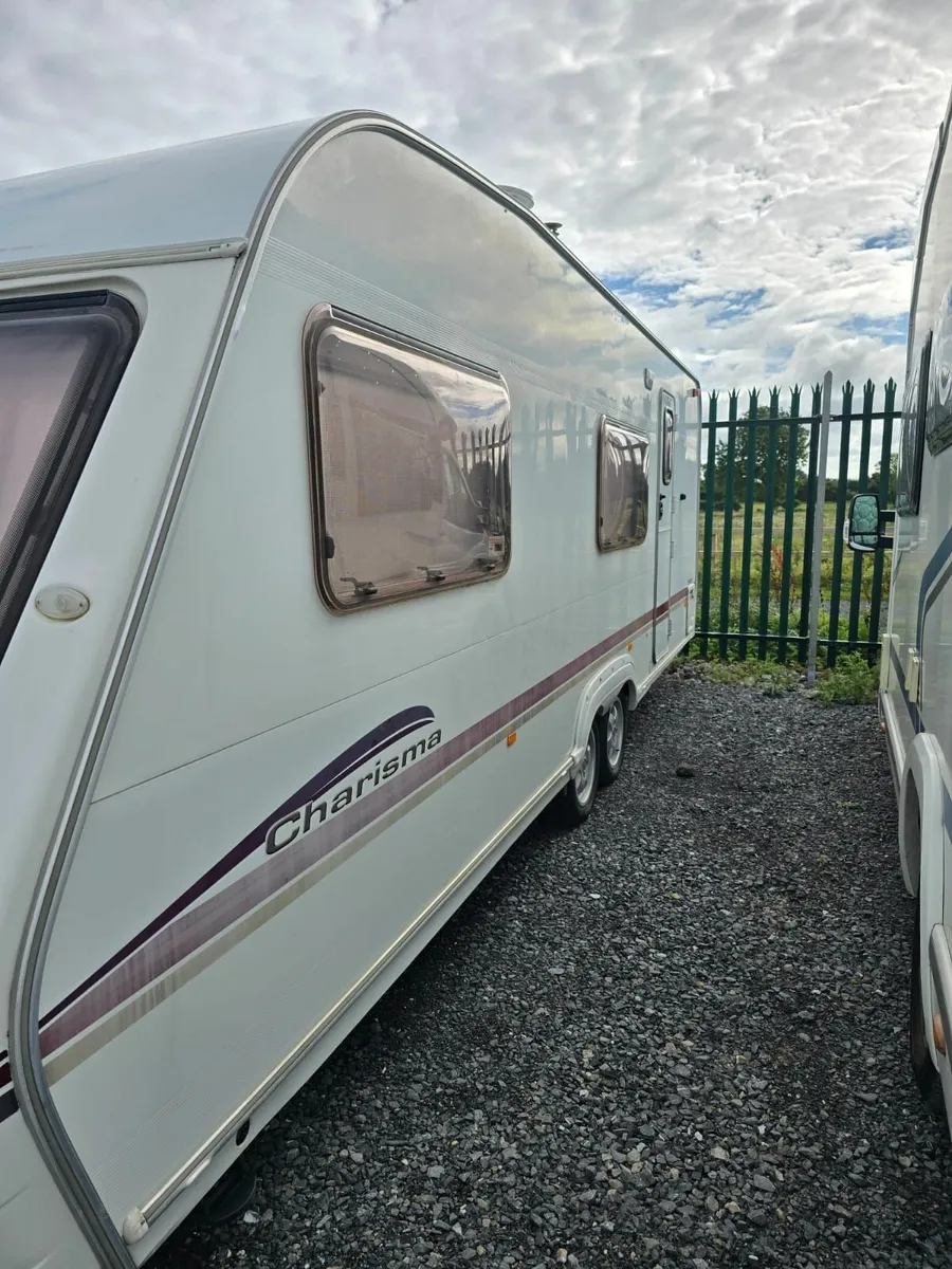 Swift Charisma twin axel, Full size Awning - Image 3