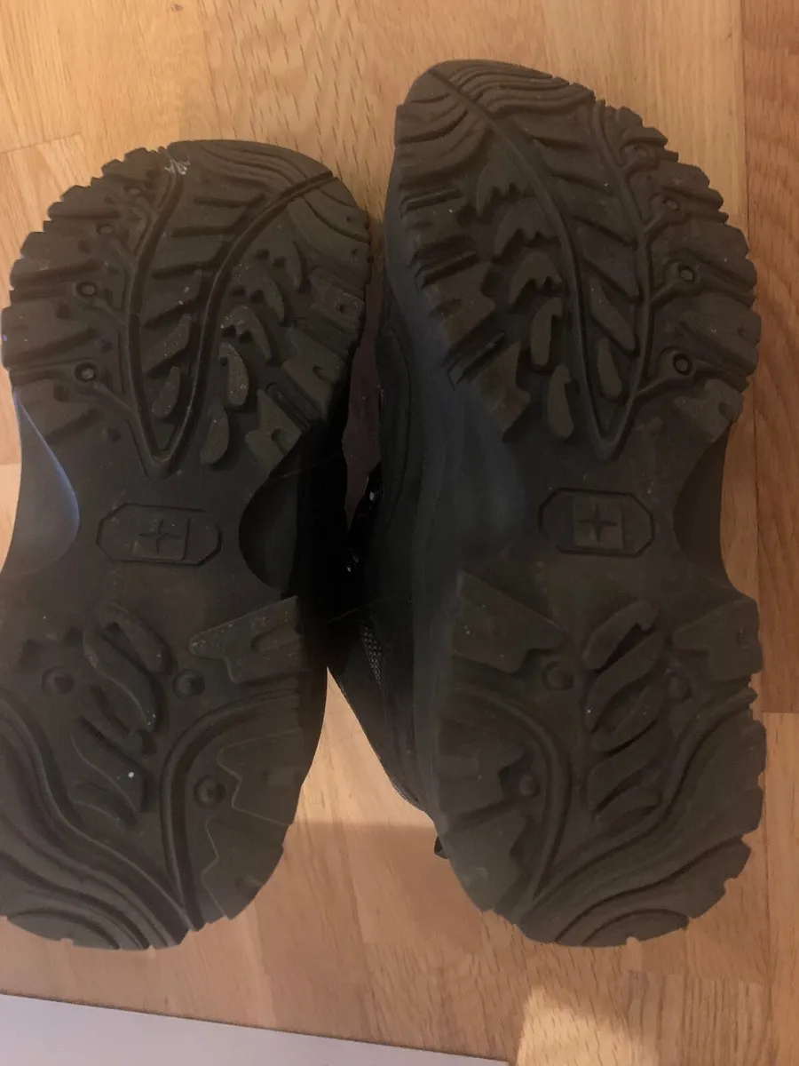 Hiking boots - Image 3