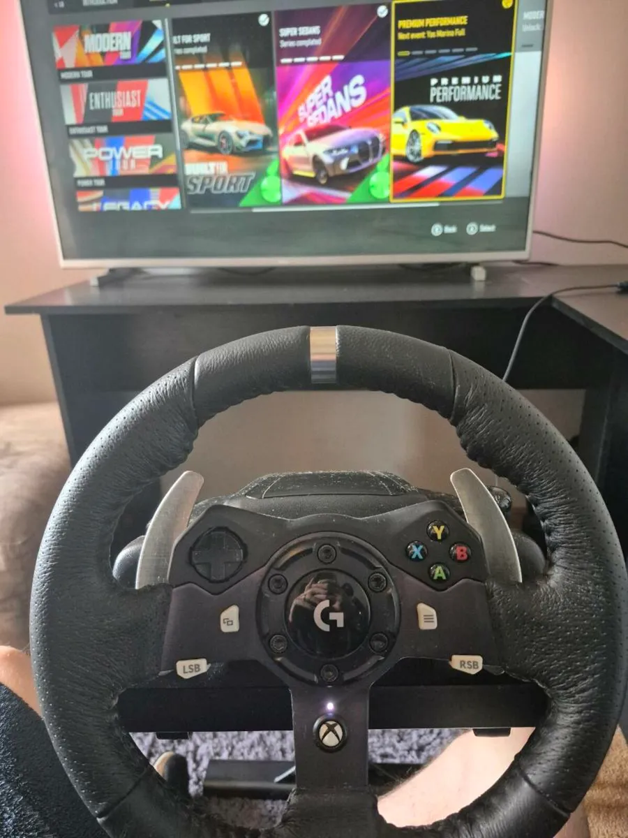 Logitech g920 for Xbox  and playseat - Image 3
