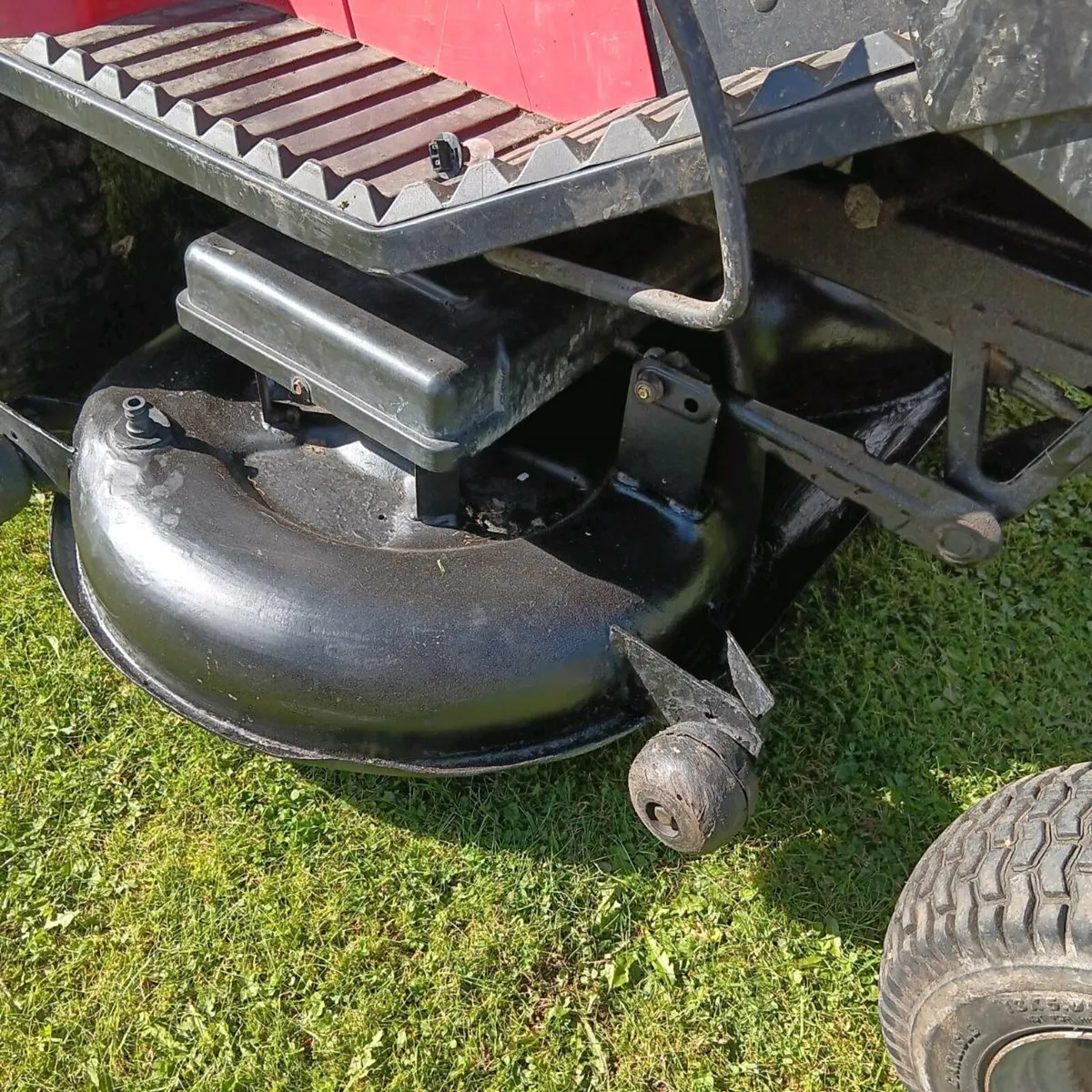 Castlegarden 13.5hp Briggs and Stratton engine - Image 3