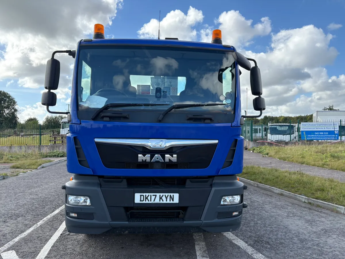 Man 18 Ton Crane Truck - Image 2