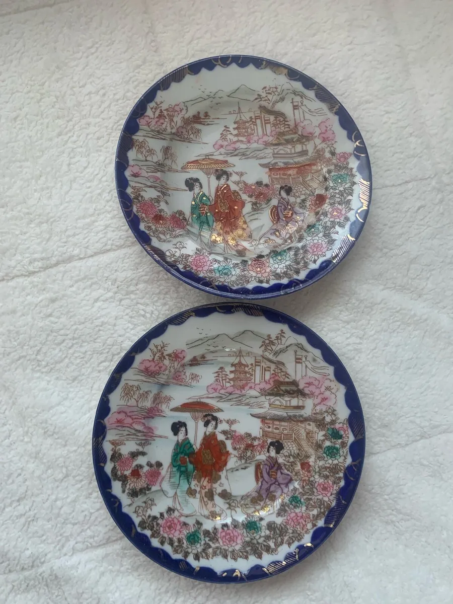 Antique plates - Image 1