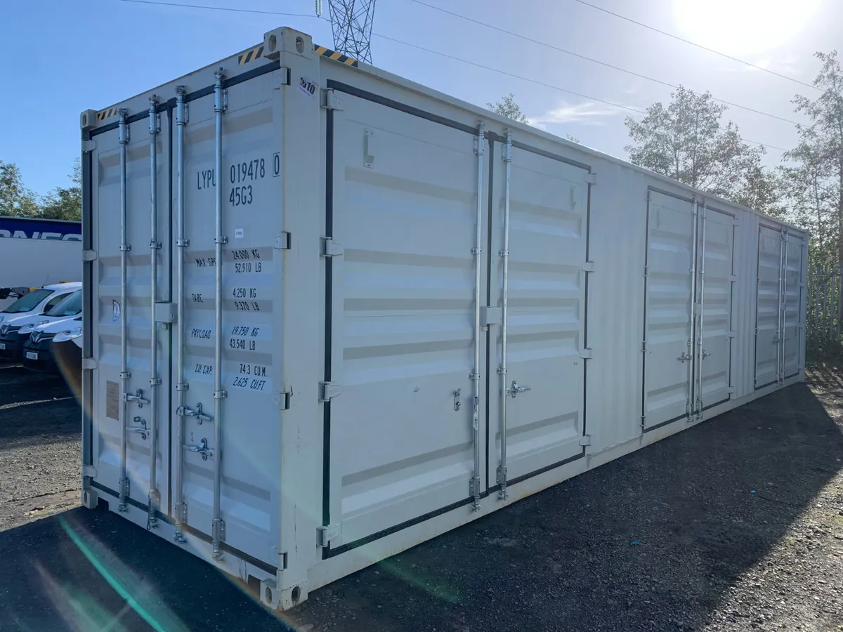 UNRESERVED 40FT HIGH CUBE CONTAINER C/W 3 X DOORS - Image 1