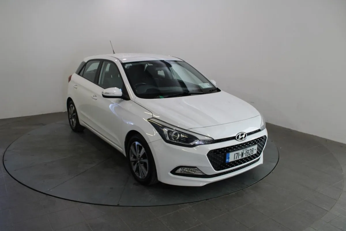 Hyundai i20 Deluxe 5DR - Image 1