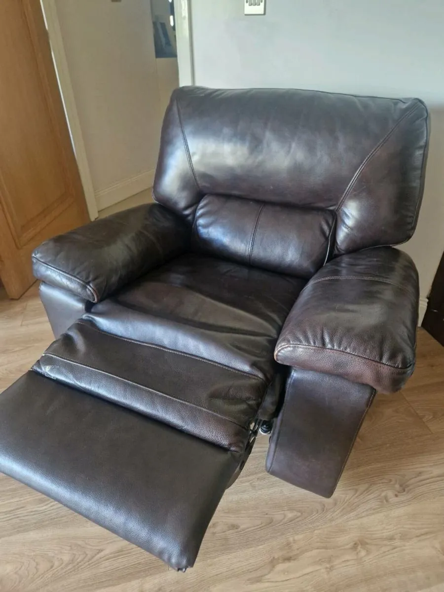 Leather couch - Image 2