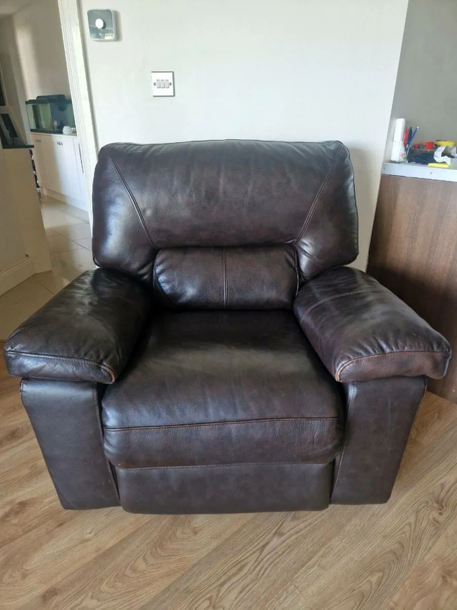 Leather couch - Image 3