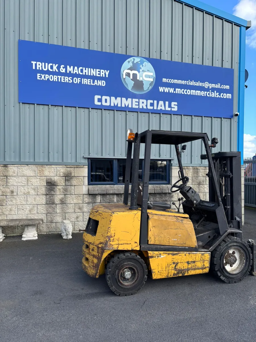 For Sale: 3 Ton Yale Forklift - Image 2