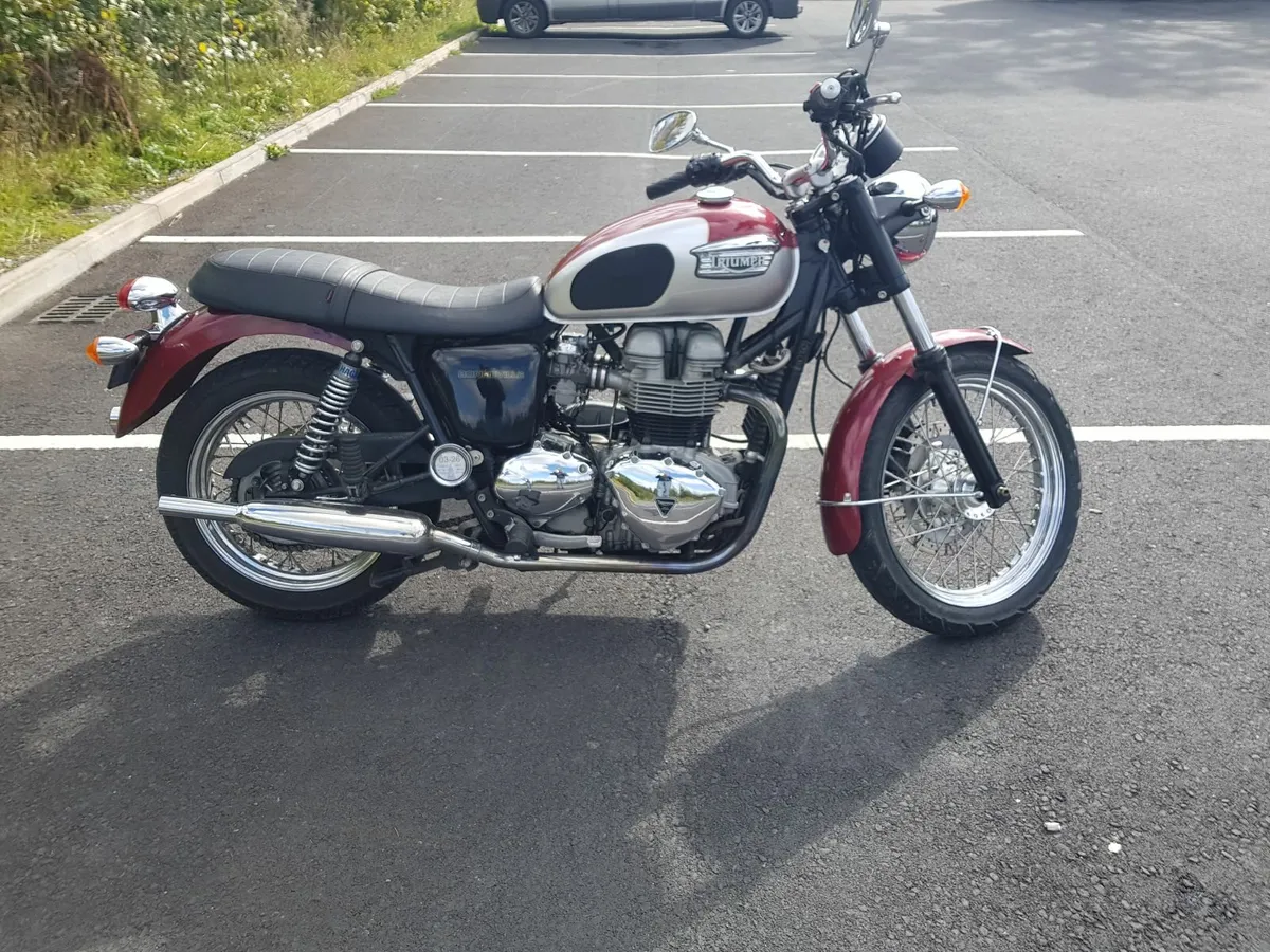 Triumph Bonneville 2003 - Image 1