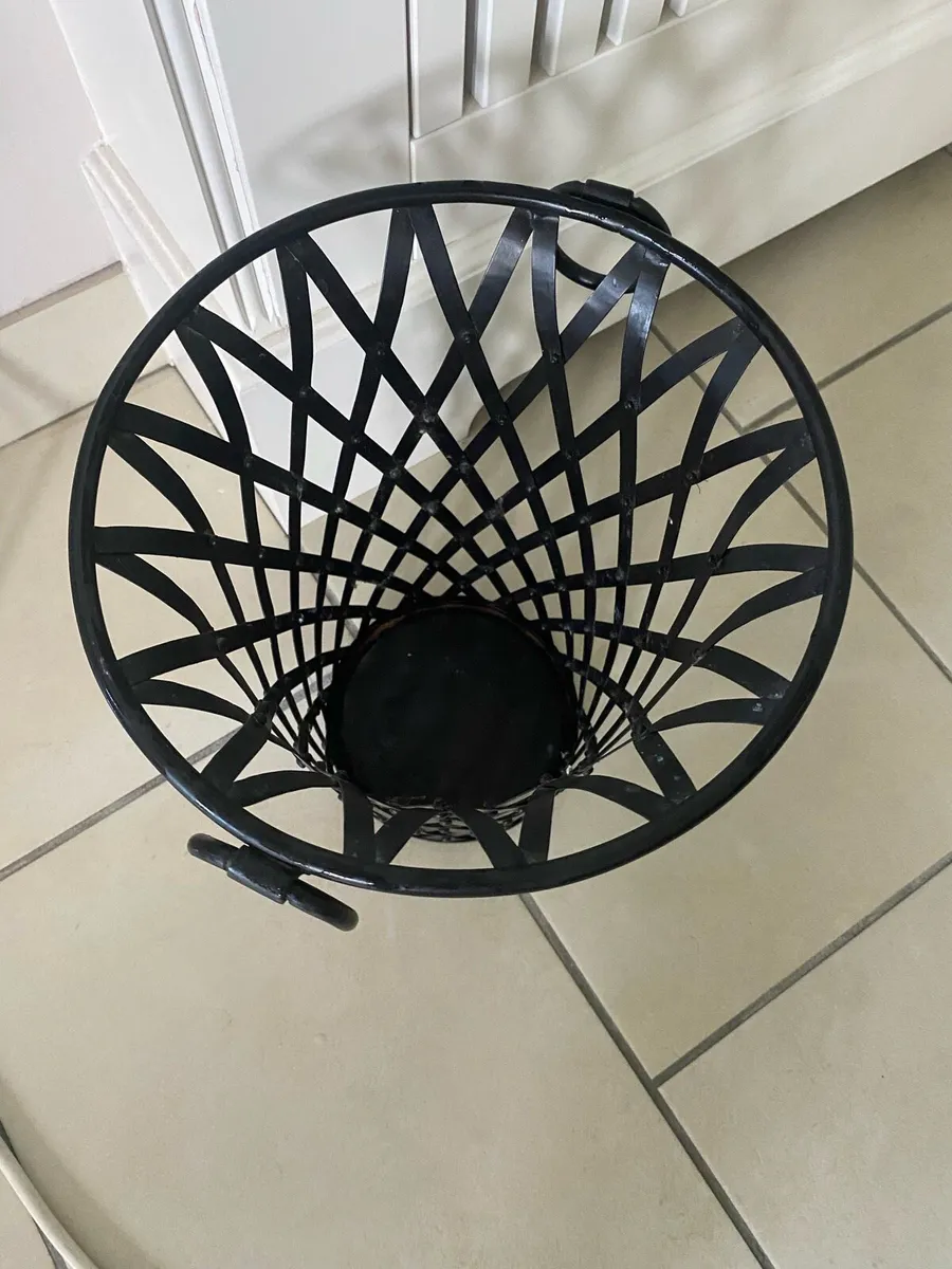 Metal Waste Basket - Image 4