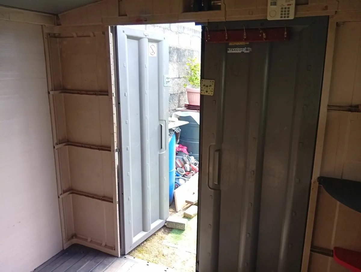 Quality Pvc Keter Storage Shed Garage 8x8ft - Image 3