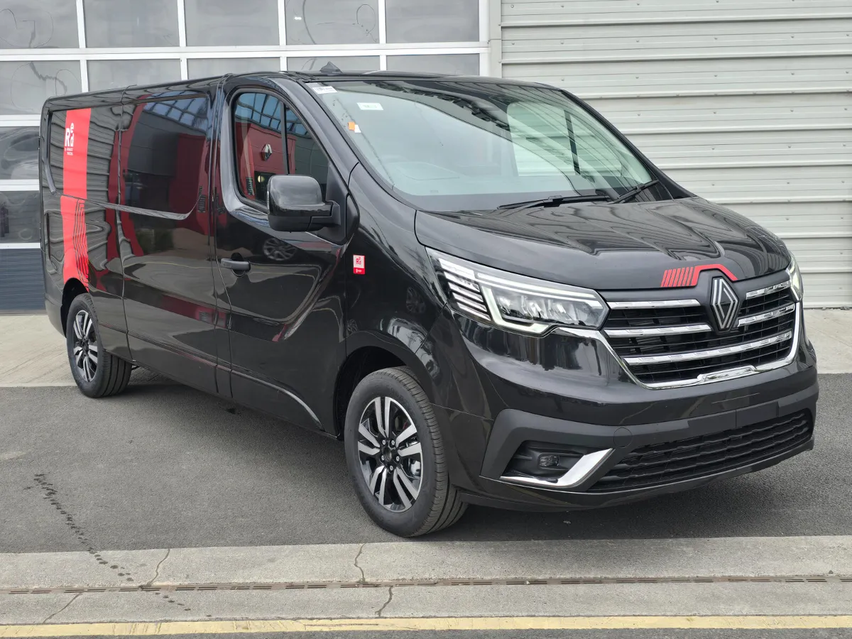 Renault Trafic Exclusive 150BHP Manual Black - Image 1