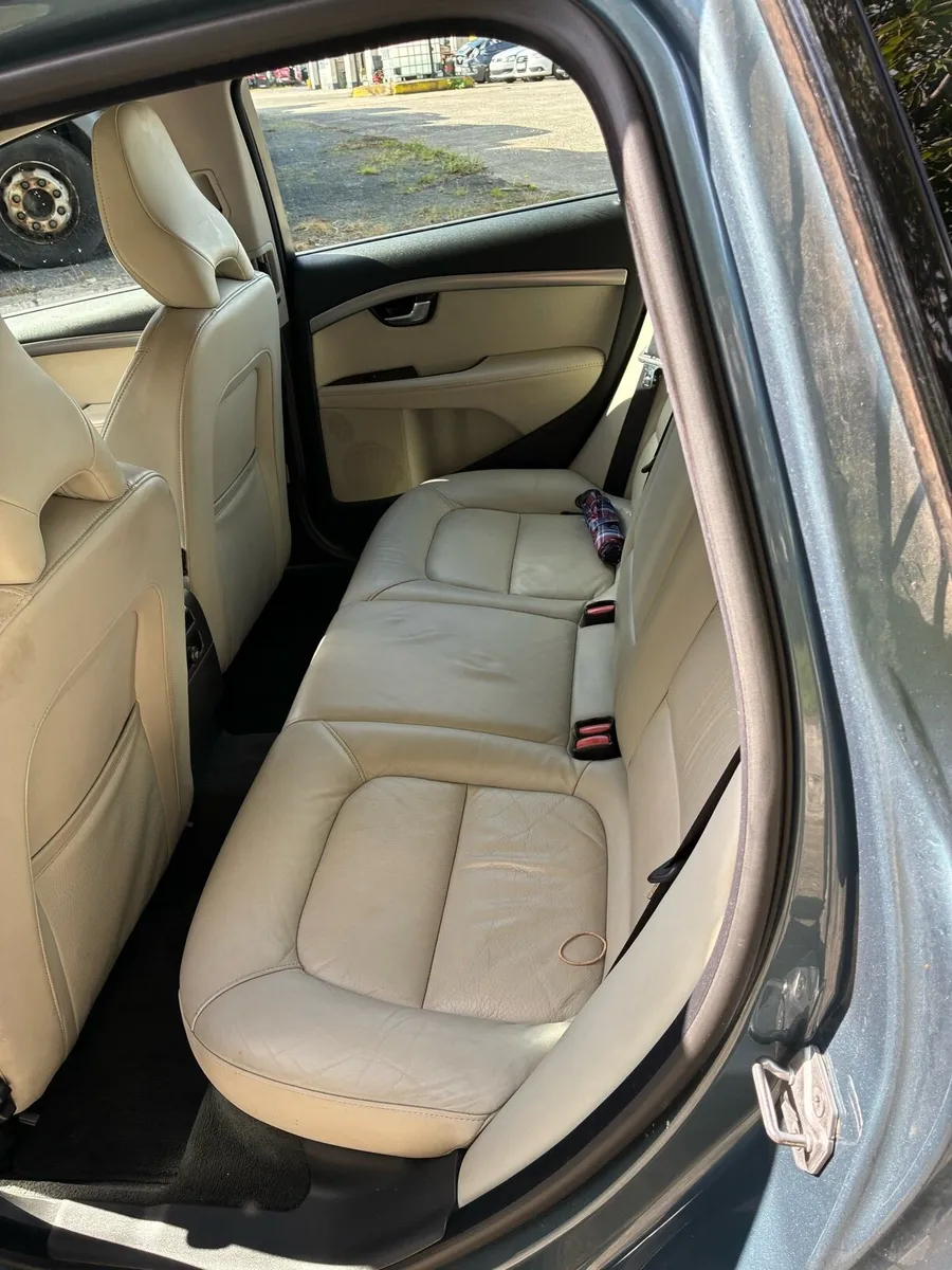 Volvo v70 20 litre diesel estate auto - Image 3