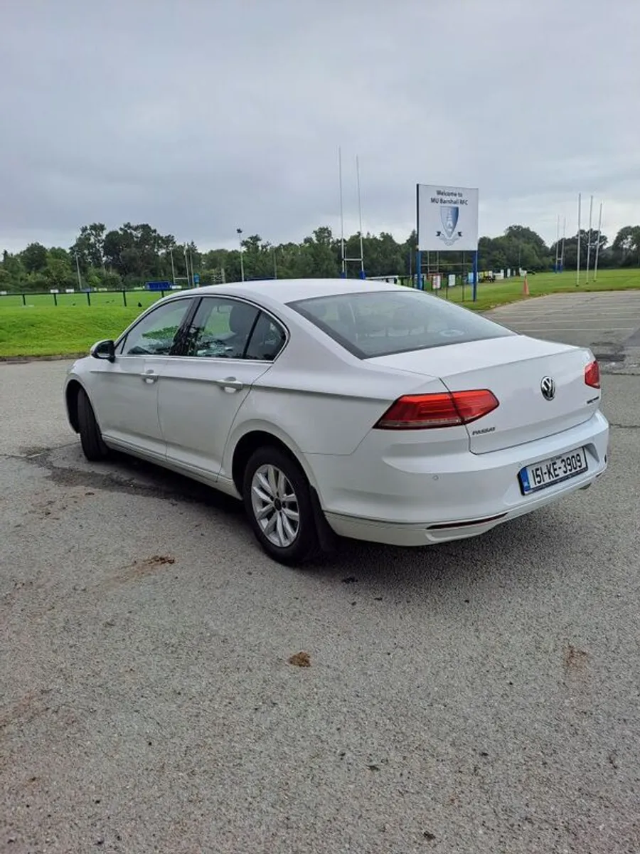 2015 Volkswagen Passat - Image 2